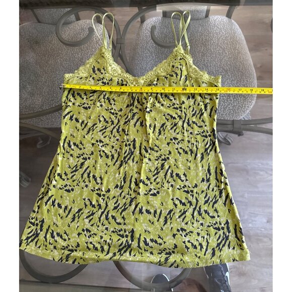 Express Green Lace-Trimmed Camisole Top With Abstract Print Medium - Picture 5 of 5